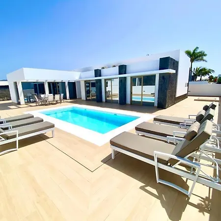Luxury Celine - 3 Beds - 3 Baths Puerto del Carmen (Lanzarote)