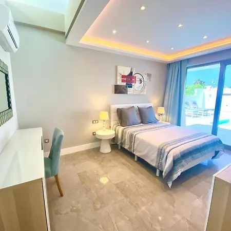 Luxury Celine - 3 Beds - 3 Baths Puerto del Carmen (Lanzarote)